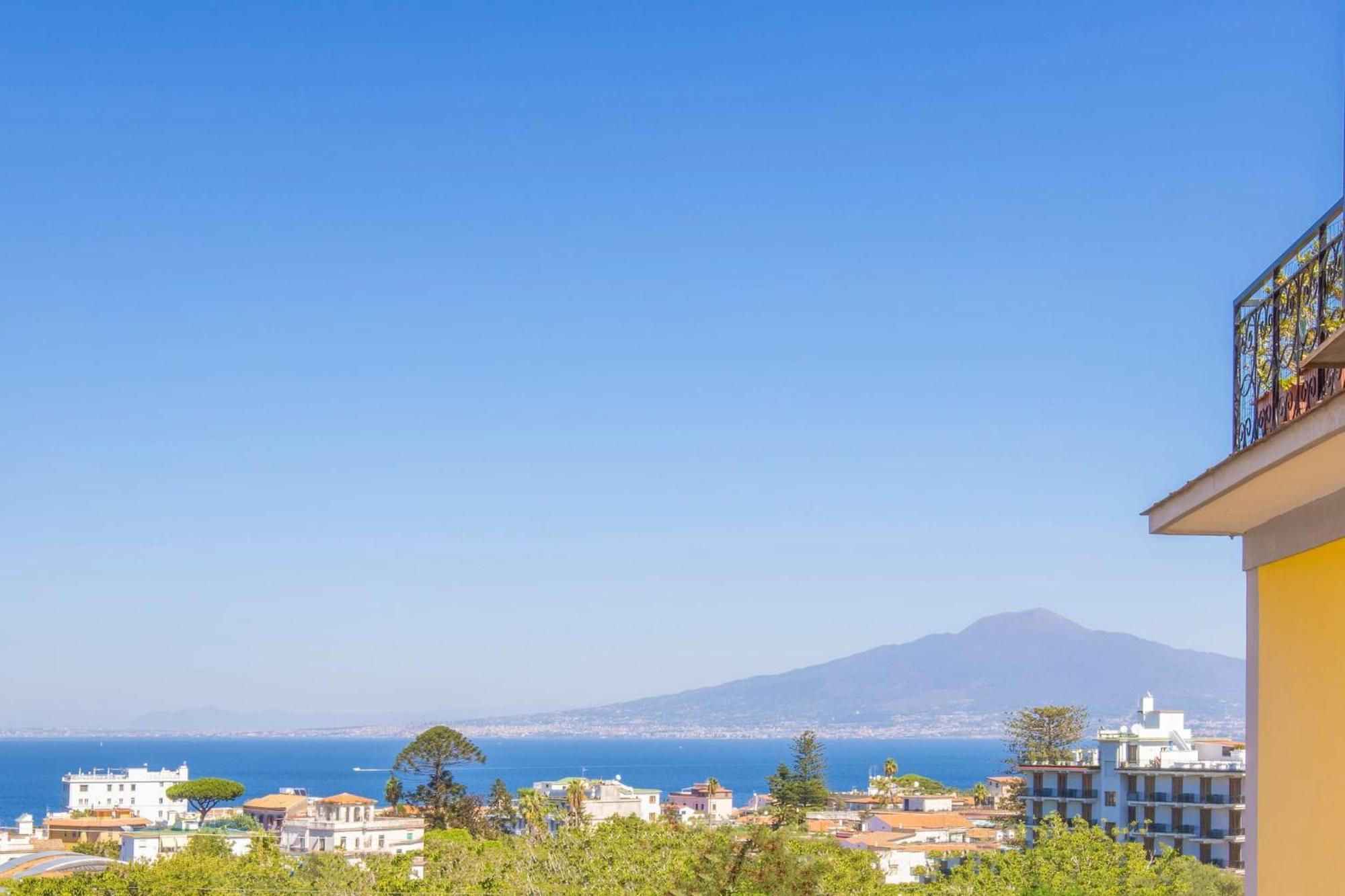 Sorrentovibes - New & Stylish Two Bedroom Apartment With Balconies Екстериор снимка