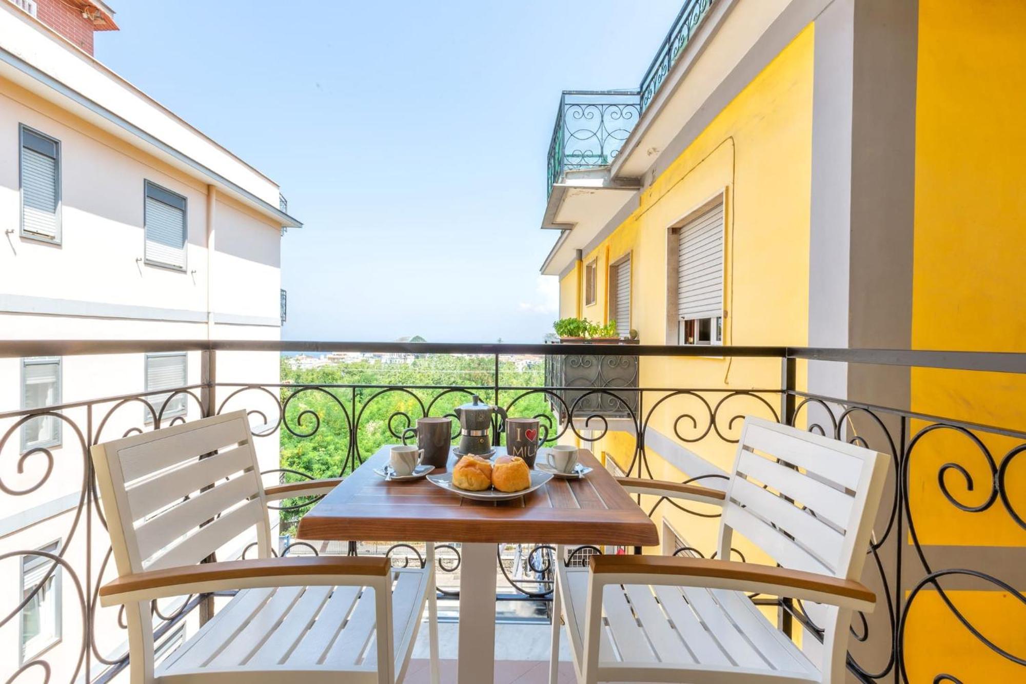 Sorrentovibes - New & Stylish Two Bedroom Apartment With Balconies Екстериор снимка
